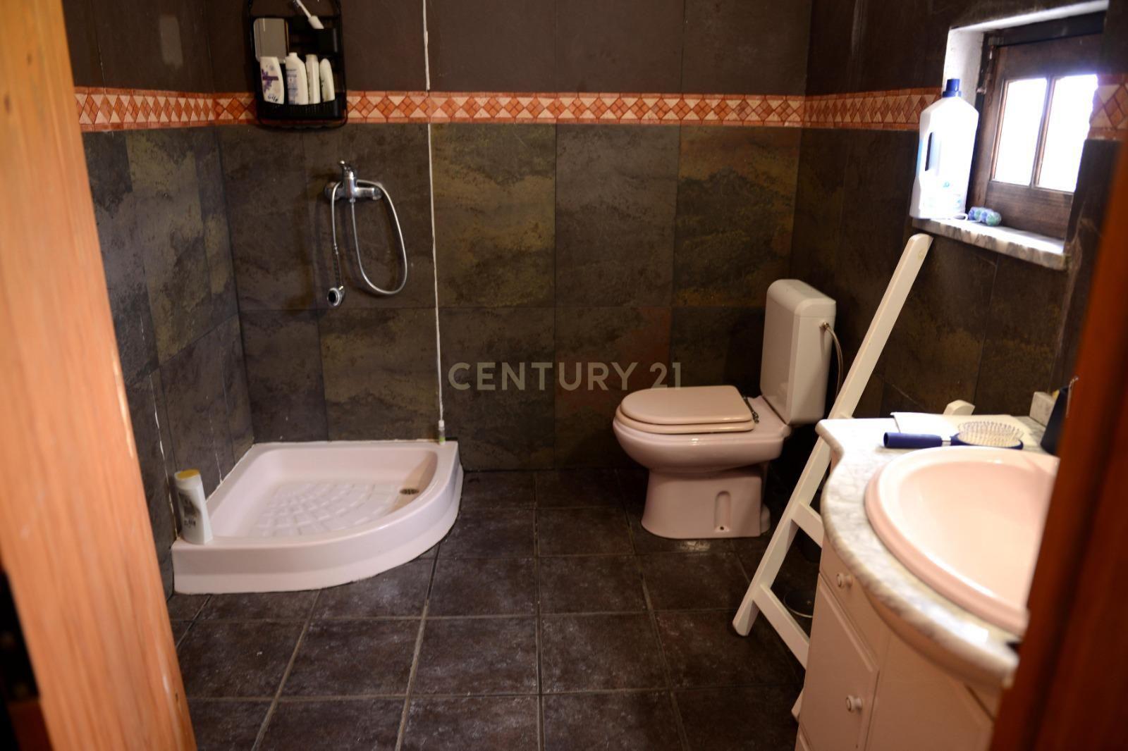 Excelente moradia com piscina - Image 4