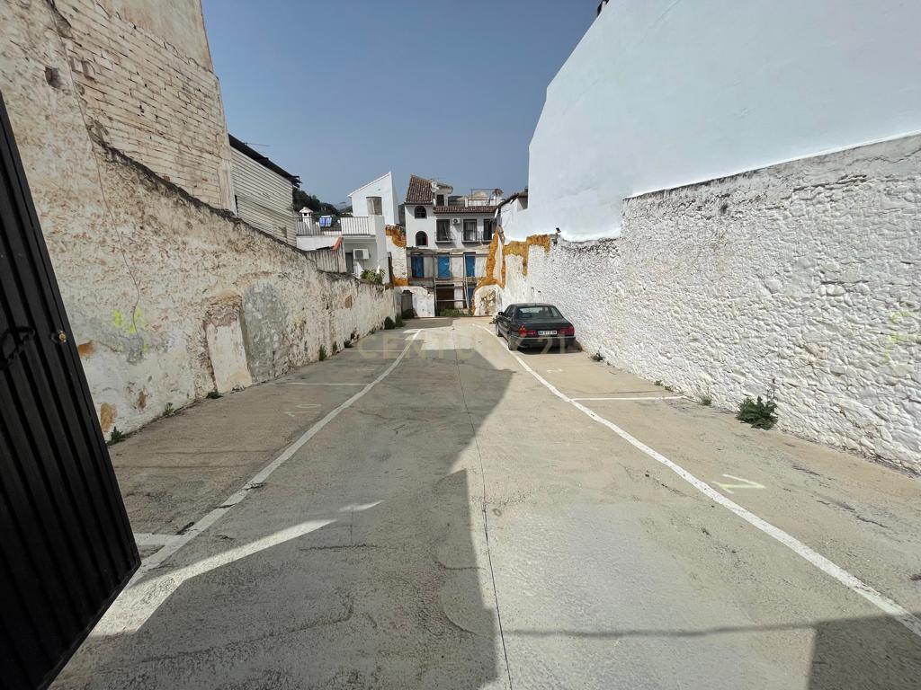 undefined - Image 1