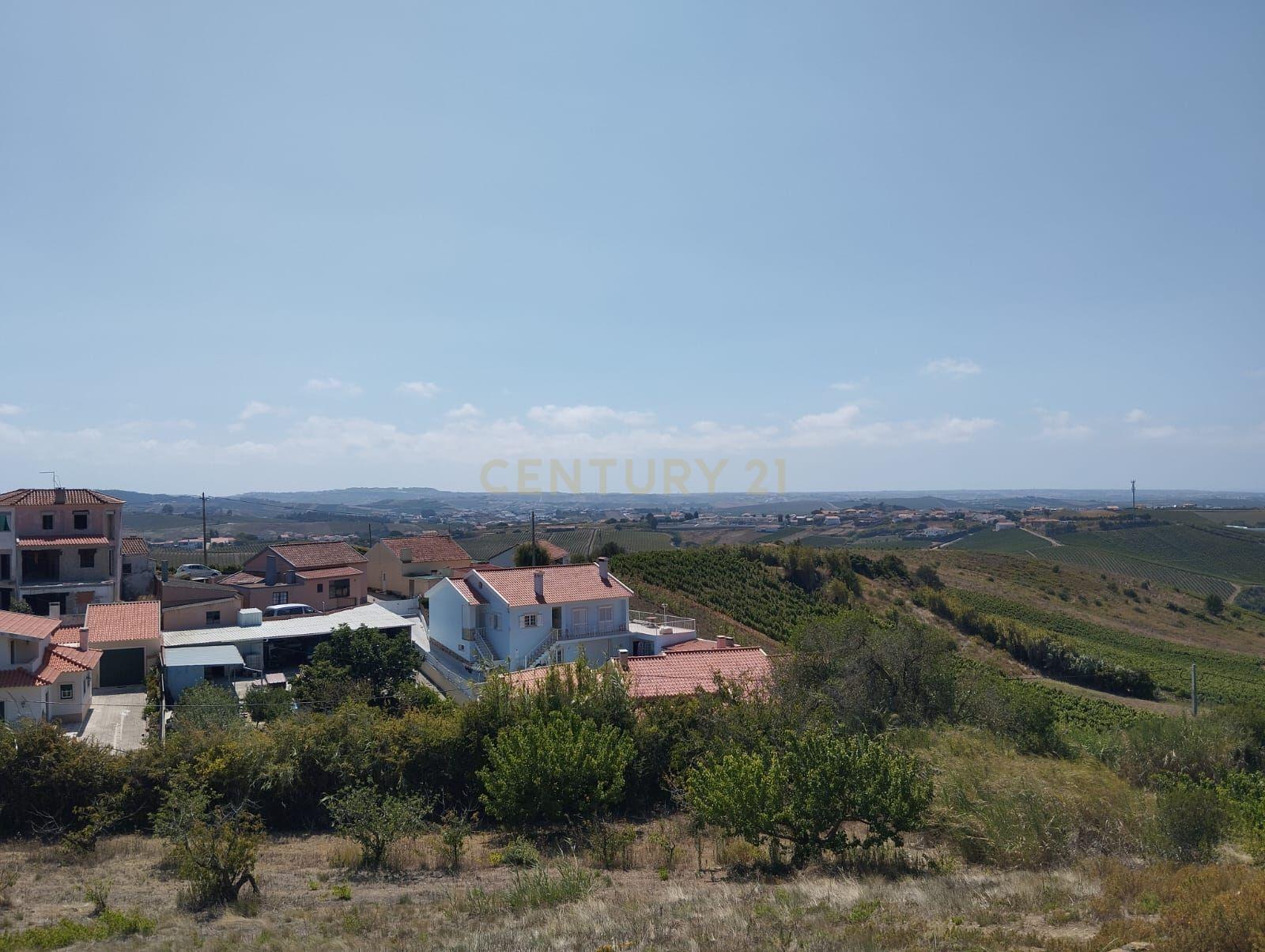 Terreno com viabilidade de construção - Vista desafogada - Image 10