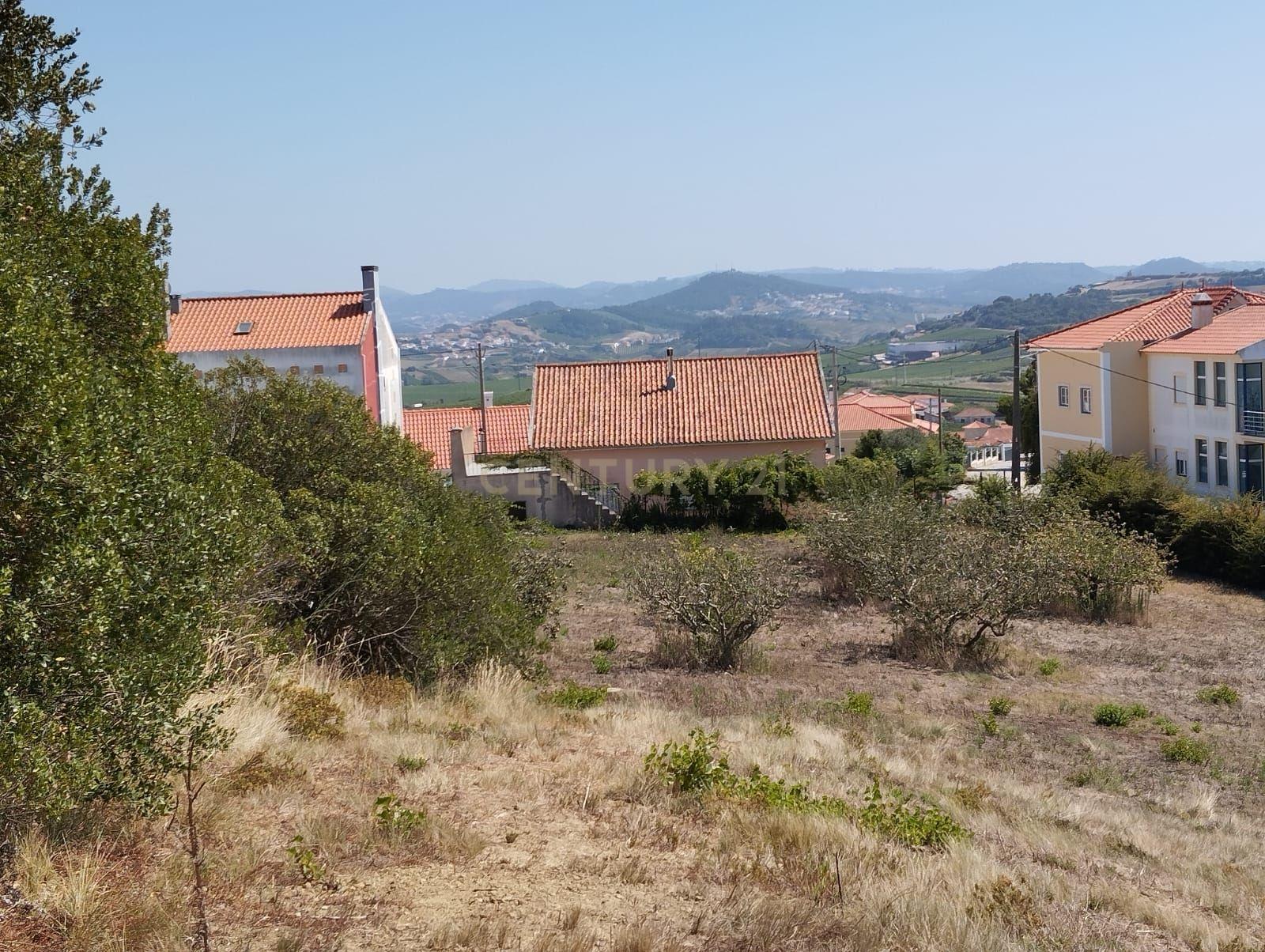Terreno com viabilidade de construção - Vista desafogada - Image 5
