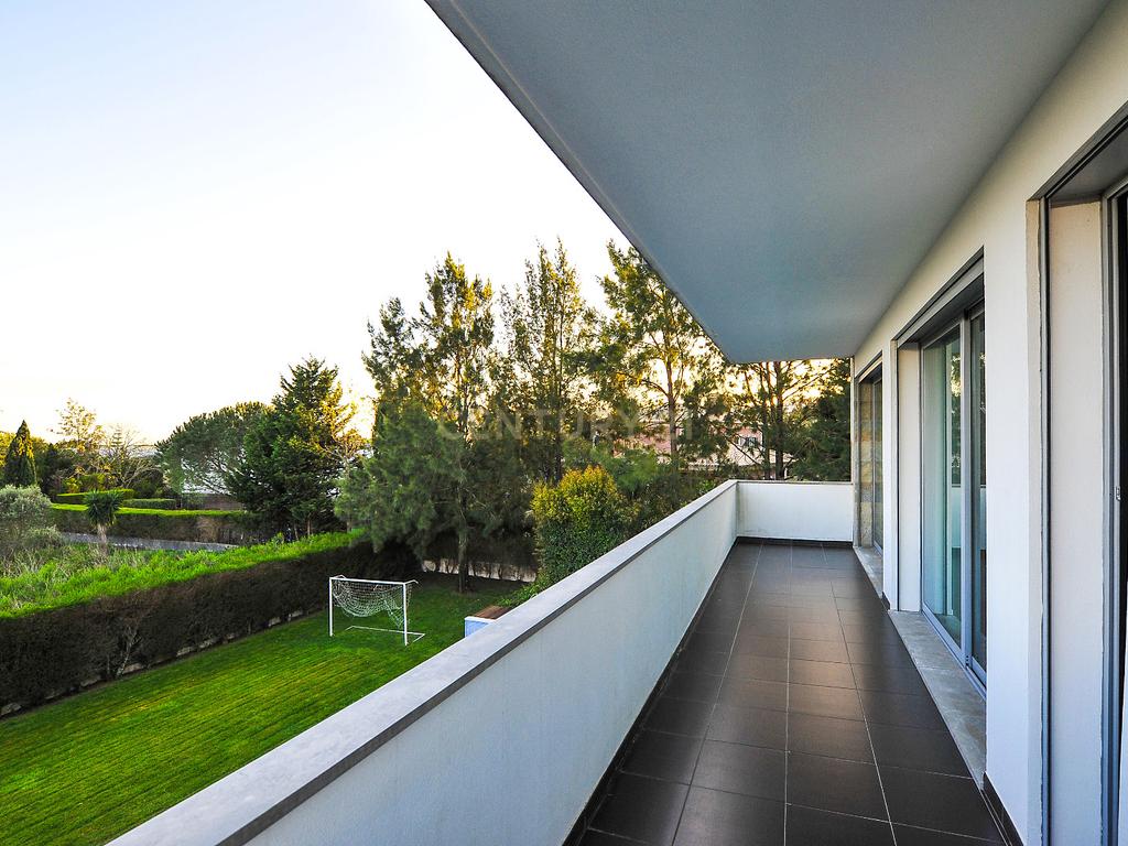 Moradia isolada T5+2 com piscina infinita | Belas Clube de Campo - Image 6