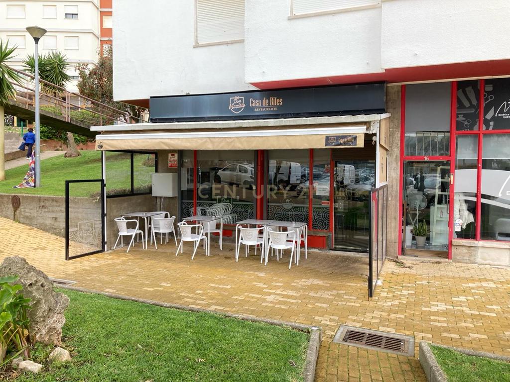 Restaurante Snack-Bar remodelado em Monte Abraão, clientes regulares e fidelizados - Image 2