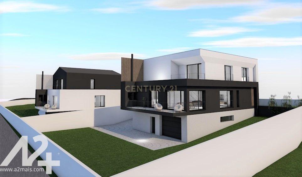 Lote à Venda com Projeto de Moradia Moderna de 3 Pisos - Image 5