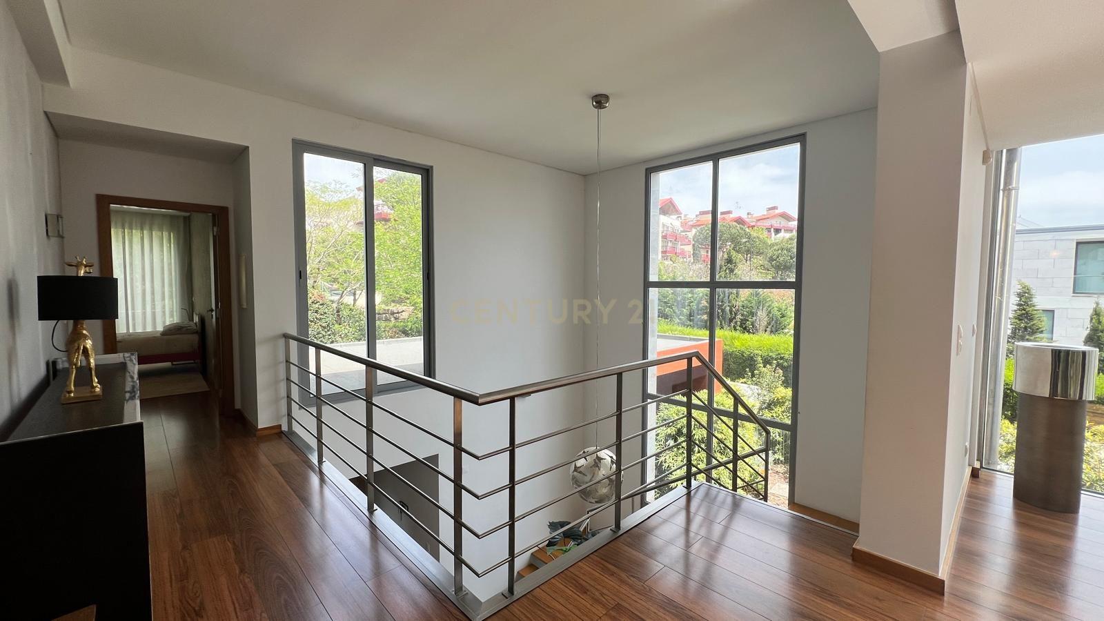 Moradia isolada T5+2 com piscina infinita | Belas Clube de Campo - Image 7