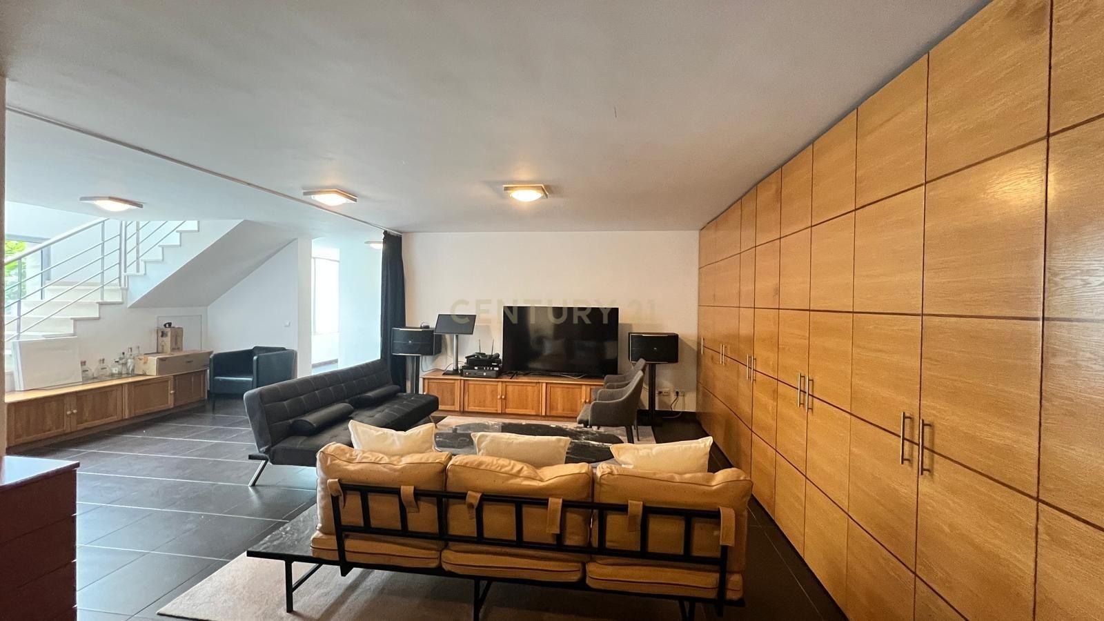 Moradia isolada T5+2 com piscina infinita | Belas Clube de Campo - Image 9
