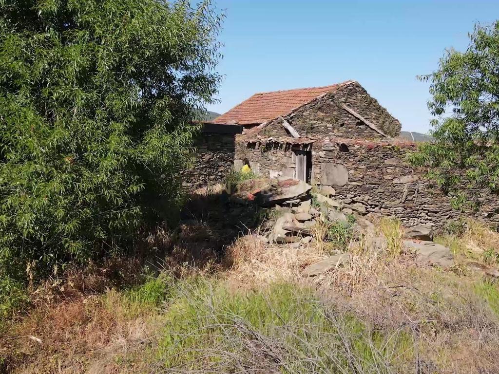 Quinta Fraga do Gato no Alto Douro Vinhateiro com cerca de 6000 m2 - Image 12