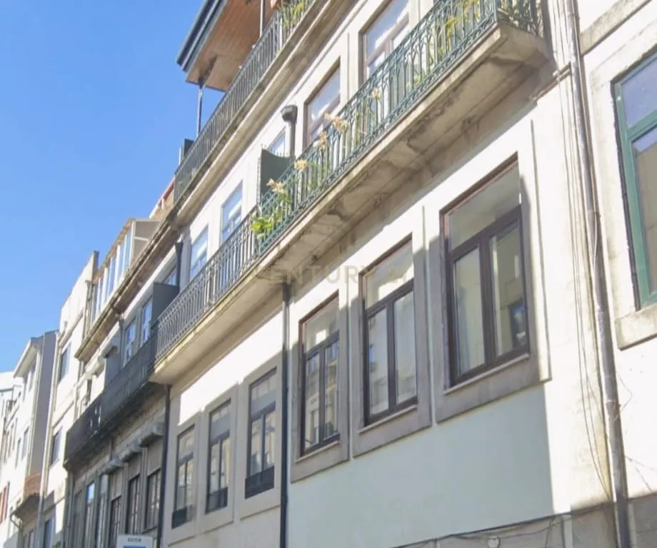 Prédio tradicional na baixa do Porto - Image 1