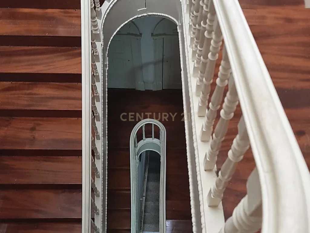 Prédio tradicional na baixa do Porto - Image 8