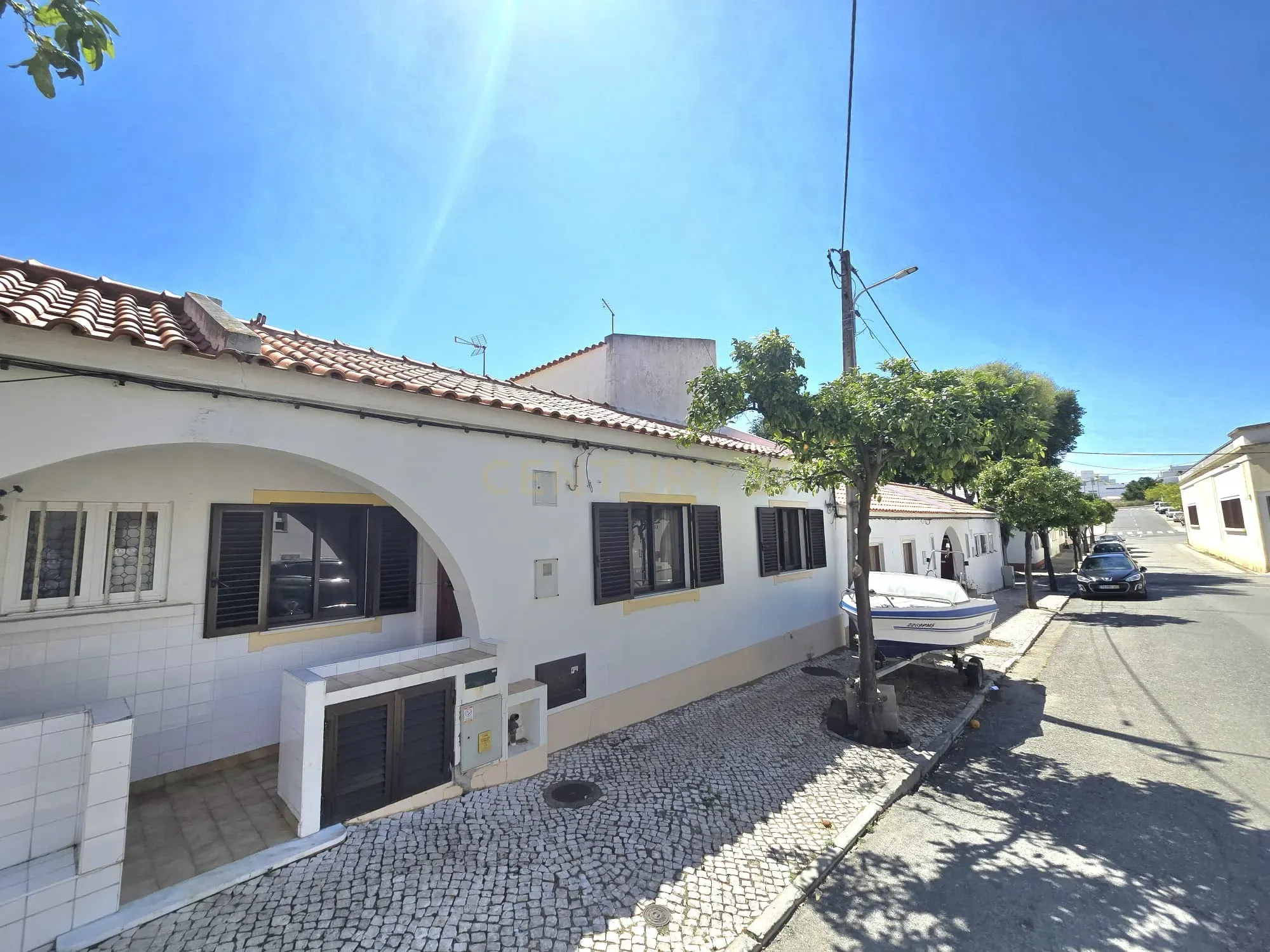 Moradia típica Algarvia 3 Quartos na zona Ribeirinha da cidade de Portimão. - Image 1
