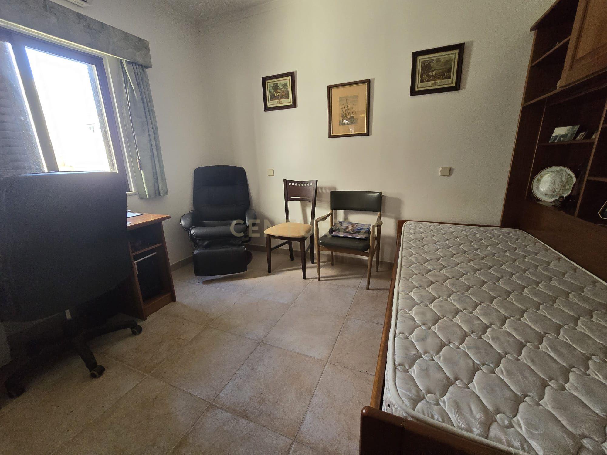 Moradia típica Algarvia 3 Quartos na zona Ribeirinha da cidade de Portimão. - Image 17