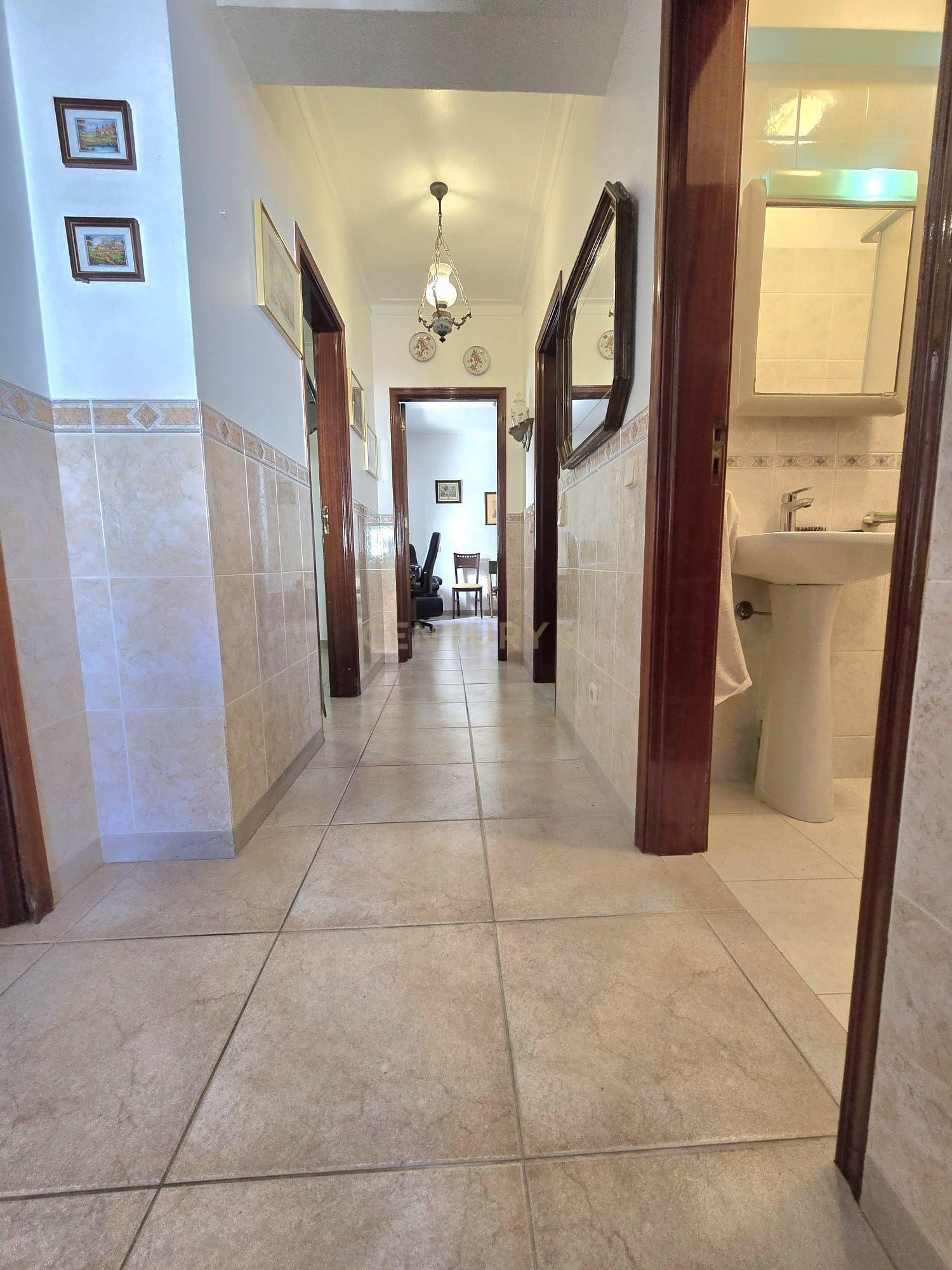 Moradia típica Algarvia 3 Quartos na zona Ribeirinha da cidade de Portimão. - Image 10