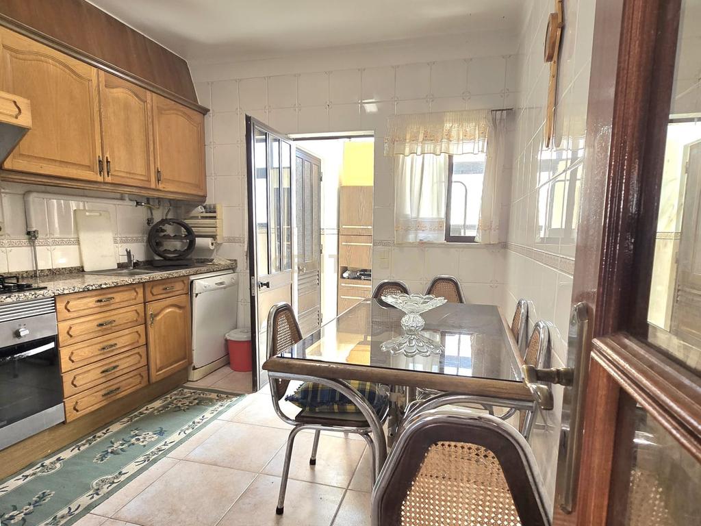 Moradia típica Algarvia 3 Quartos na zona Ribeirinha da cidade de Portimão. - Image 8