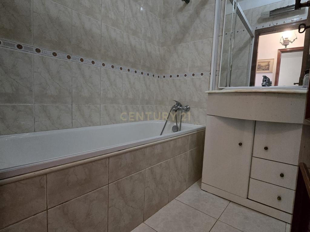 Moradia típica Algarvia 3 Quartos na zona Ribeirinha da cidade de Portimão. - Image 21