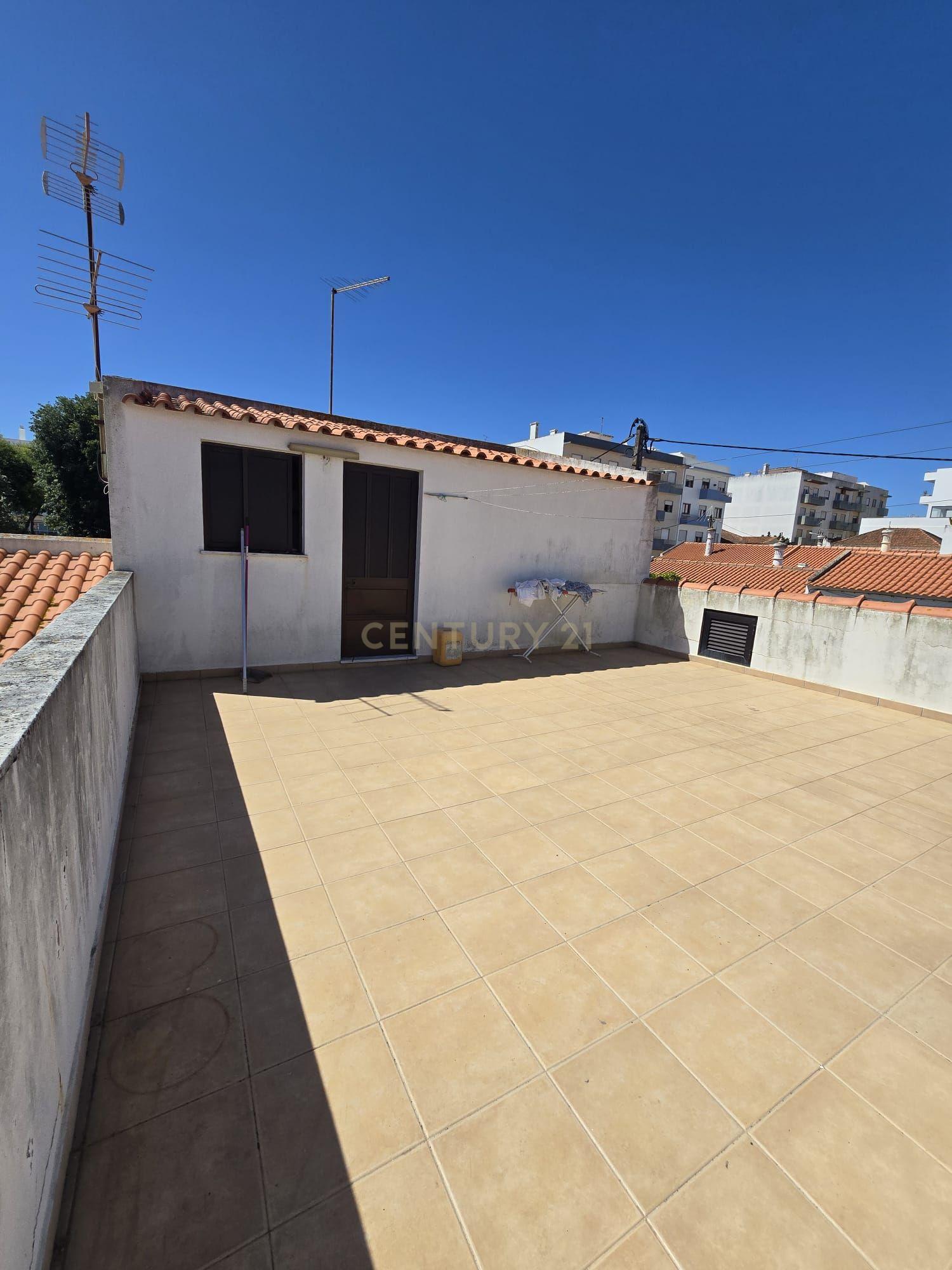 Moradia típica Algarvia 3 Quartos na zona Ribeirinha da cidade de Portimão. - Image 28