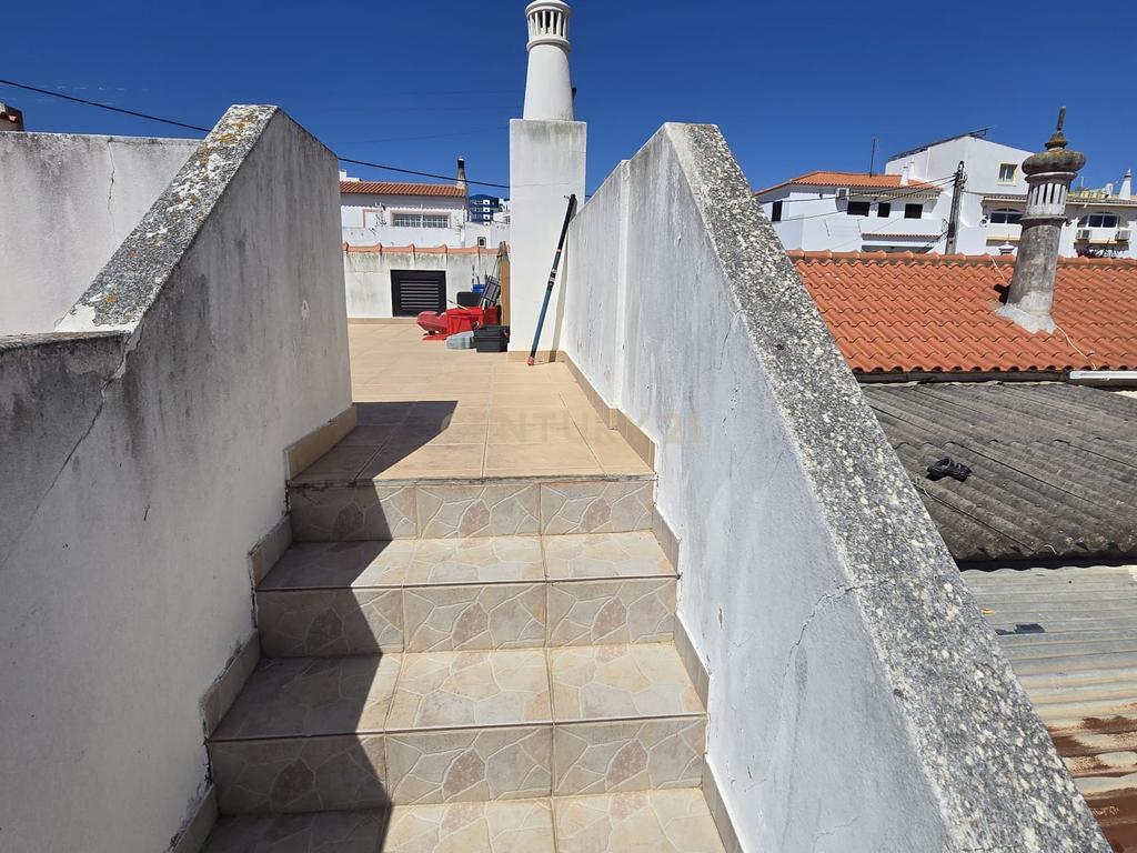 Moradia típica Algarvia 3 Quartos na zona Ribeirinha da cidade de Portimão. - Image 27