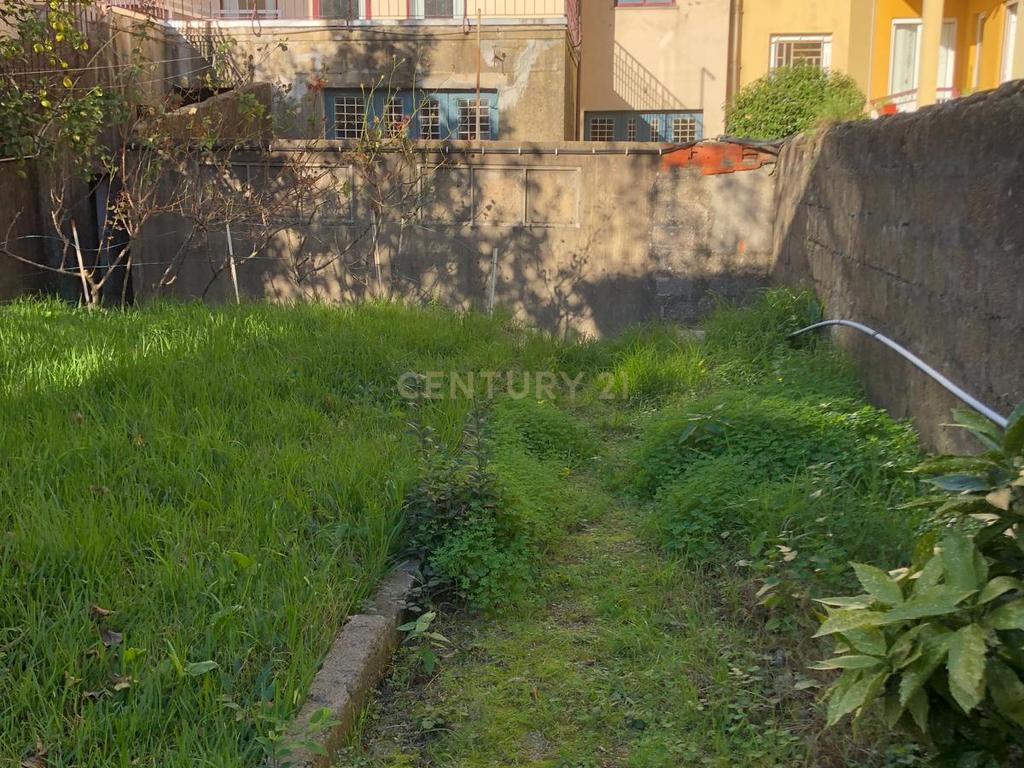 Moradia do Séc. XX para Remodelação no Centro do Porto - Image 4