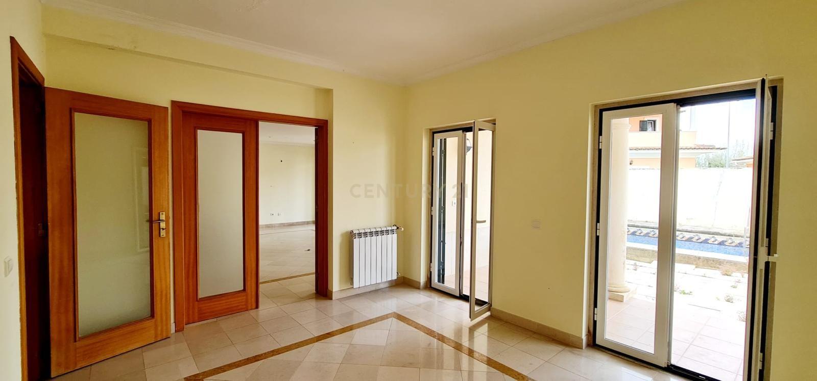 Moradia T4 Samora Correia - Image 10