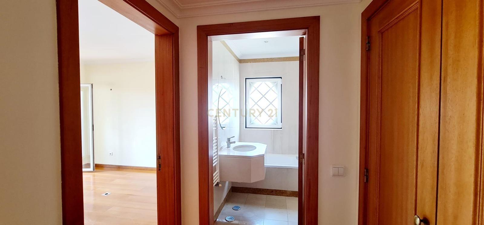 Moradia T4 Samora Correia - Image 20