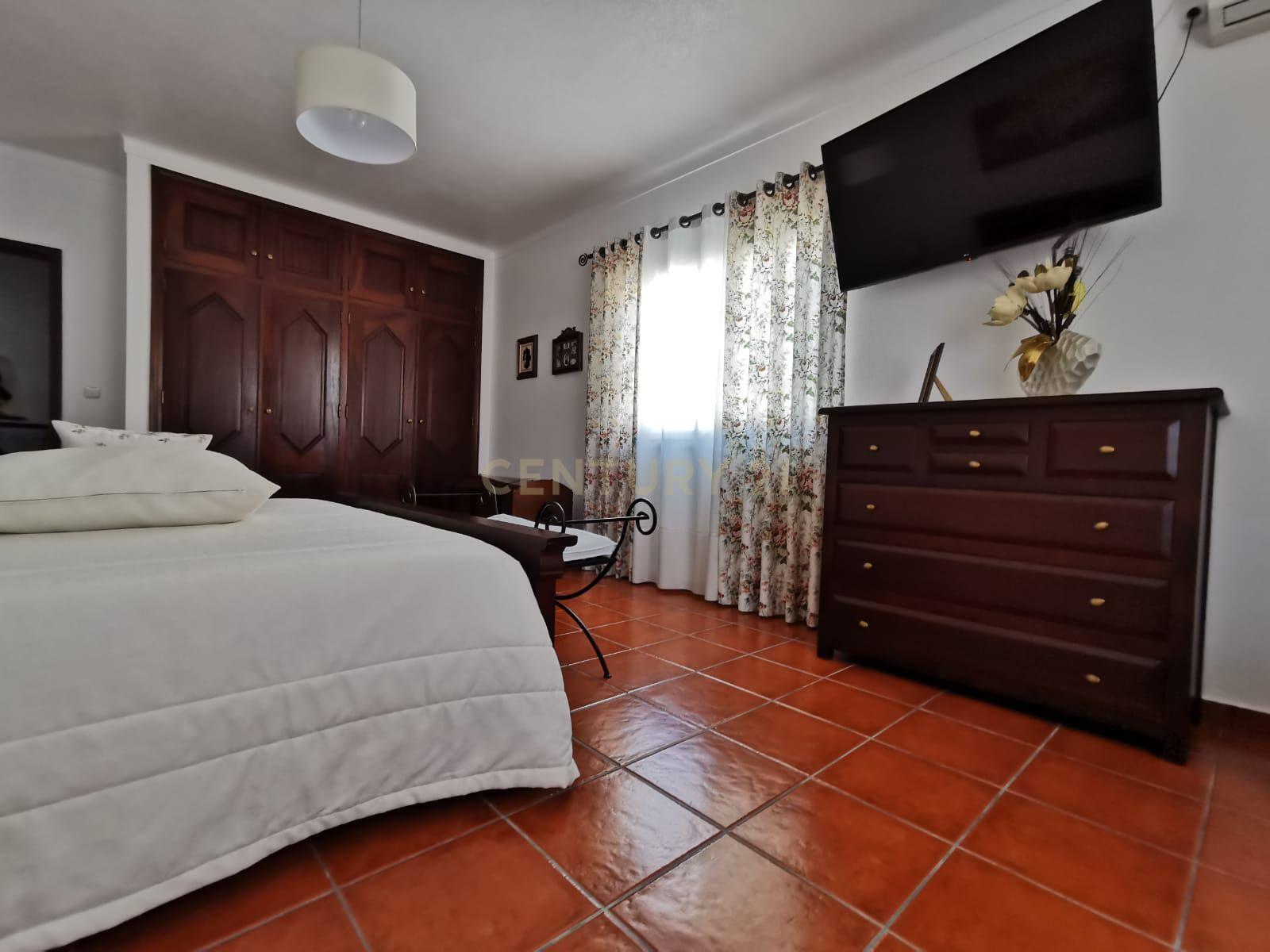 Moradias T3 + T2 (Lote com 1.500m2 - Santa Justa, Couço, Coruche - Image 11