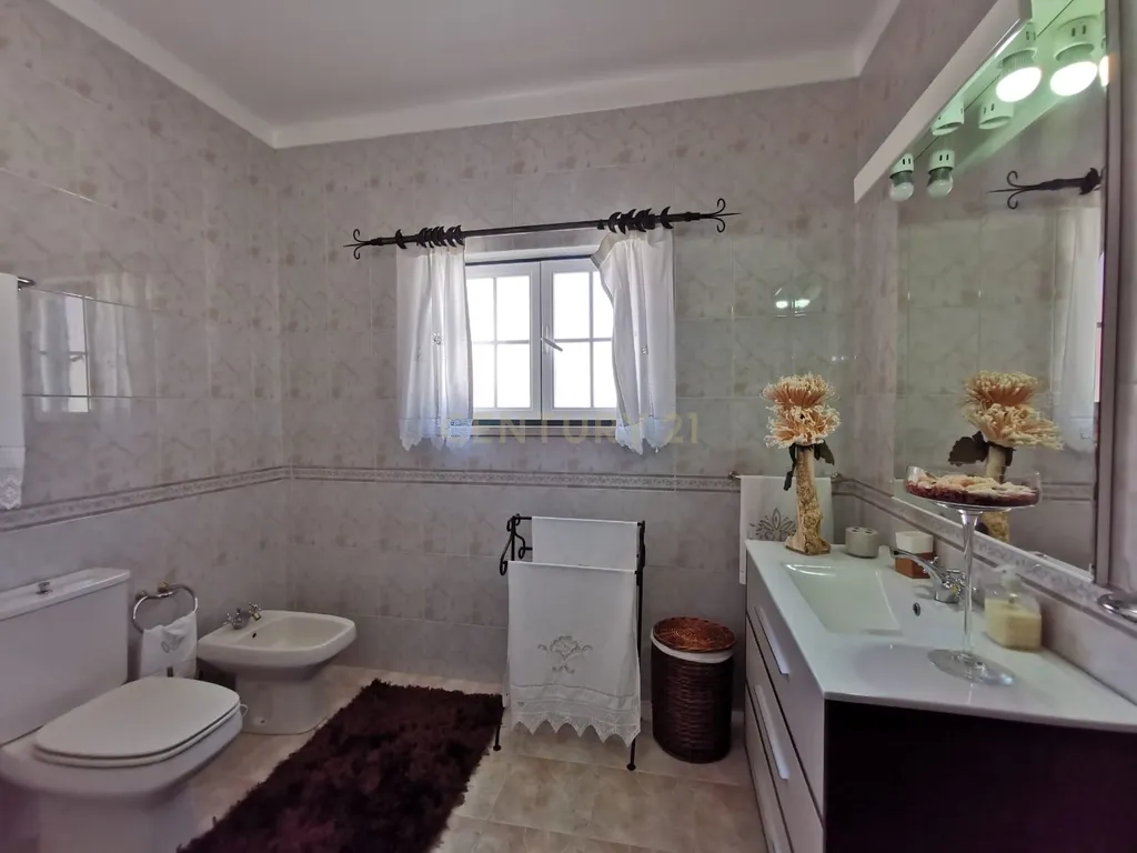 Casa T3 em Couço, Coruche - Oportunidade Única! - Image 15