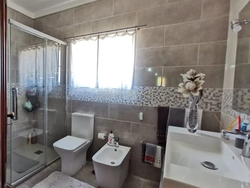 Casa T3 em Couço, Coruche - Oportunidade Única! - Image 16