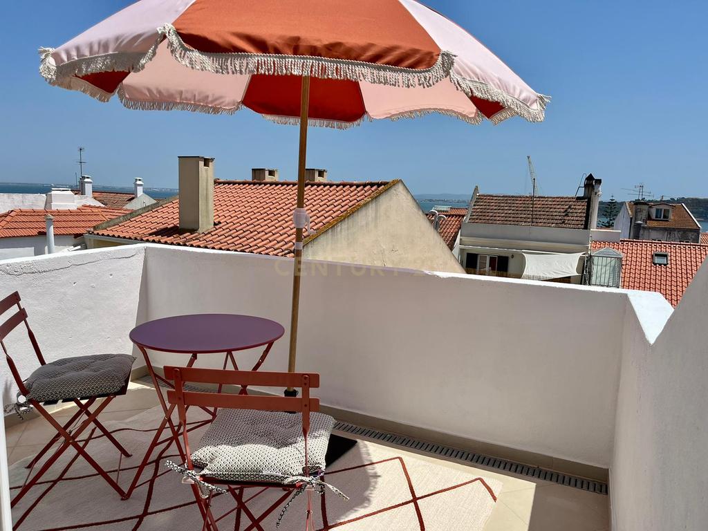 Apartamento T3 Duplex de luxo na Estrela, Lapa em Lisboa - Image 1