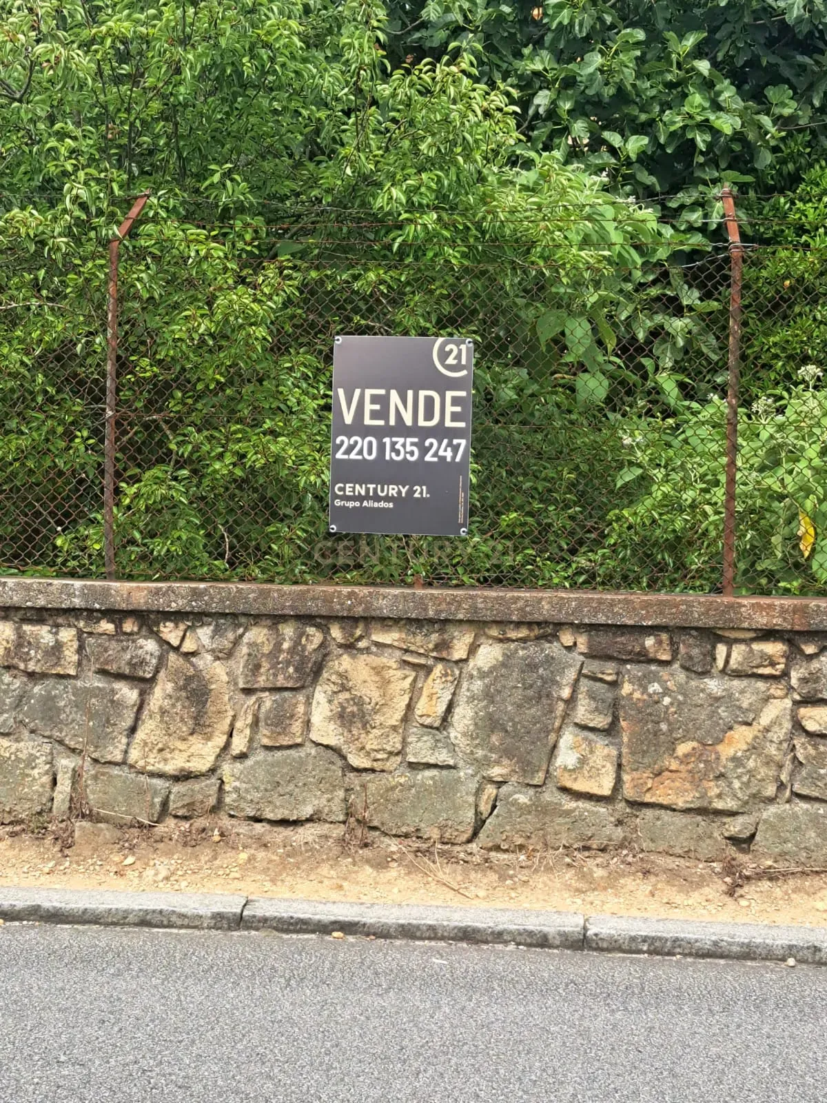 **Terreno para Construção à Venda - 711,75 m² no Candal, Vila Nova de Gaia** - Image 11