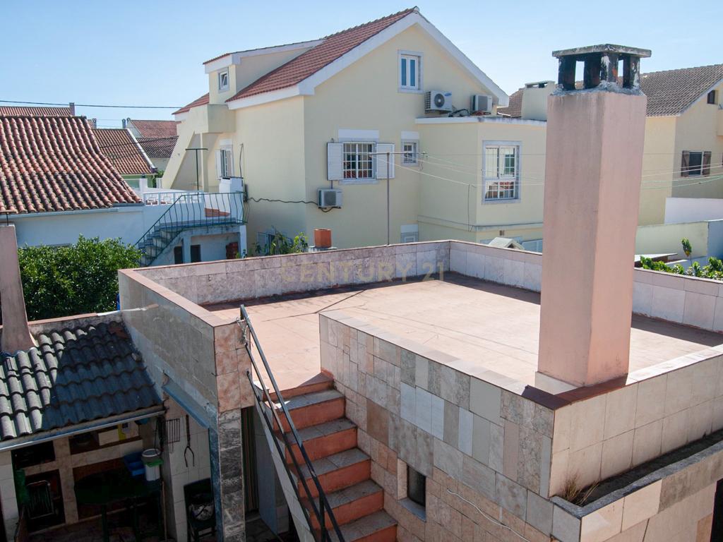 Moradia Isolada T5 Quinta do Conde (INVESTIMENTO) - Image 23