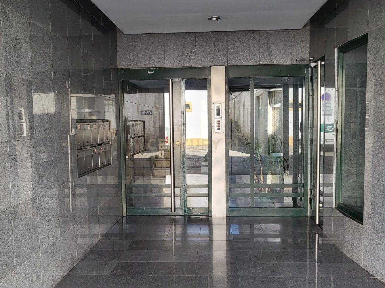 Apartamento T3 com terraço e garagem Condomínio Santa Catarina, Centro Histórico de Évora - Image 27