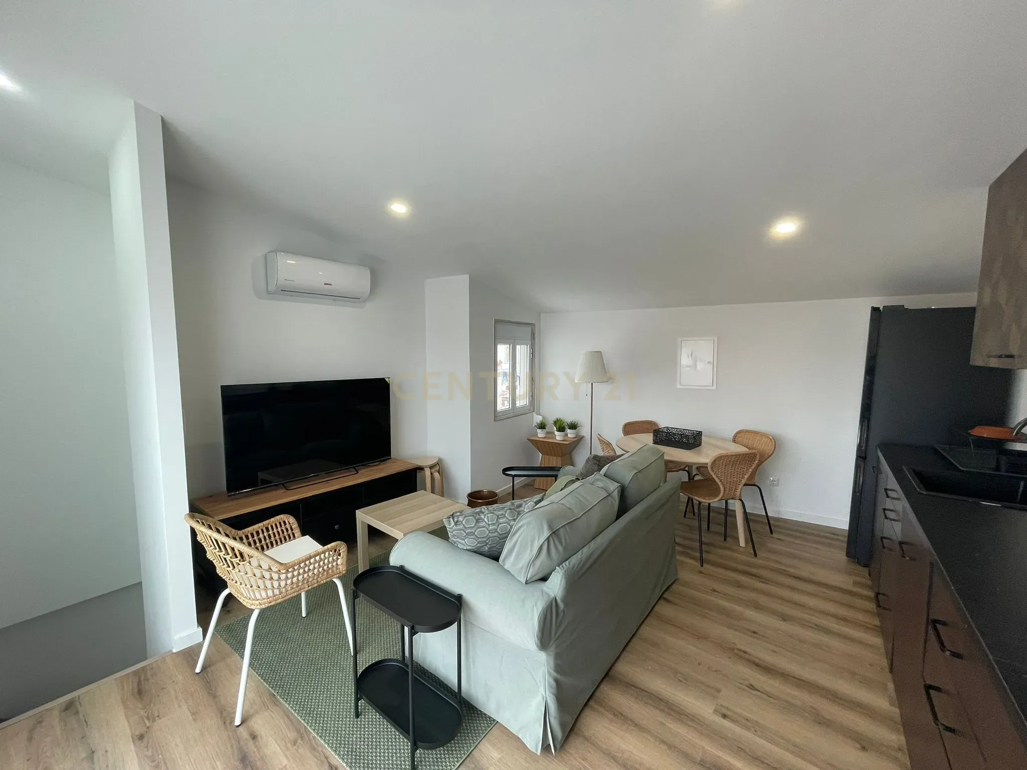 Apartamento T3 Duplex à Venda em Vila Viçosa - Mobilado e Equipado, Pronto a Habitar! - Image 4