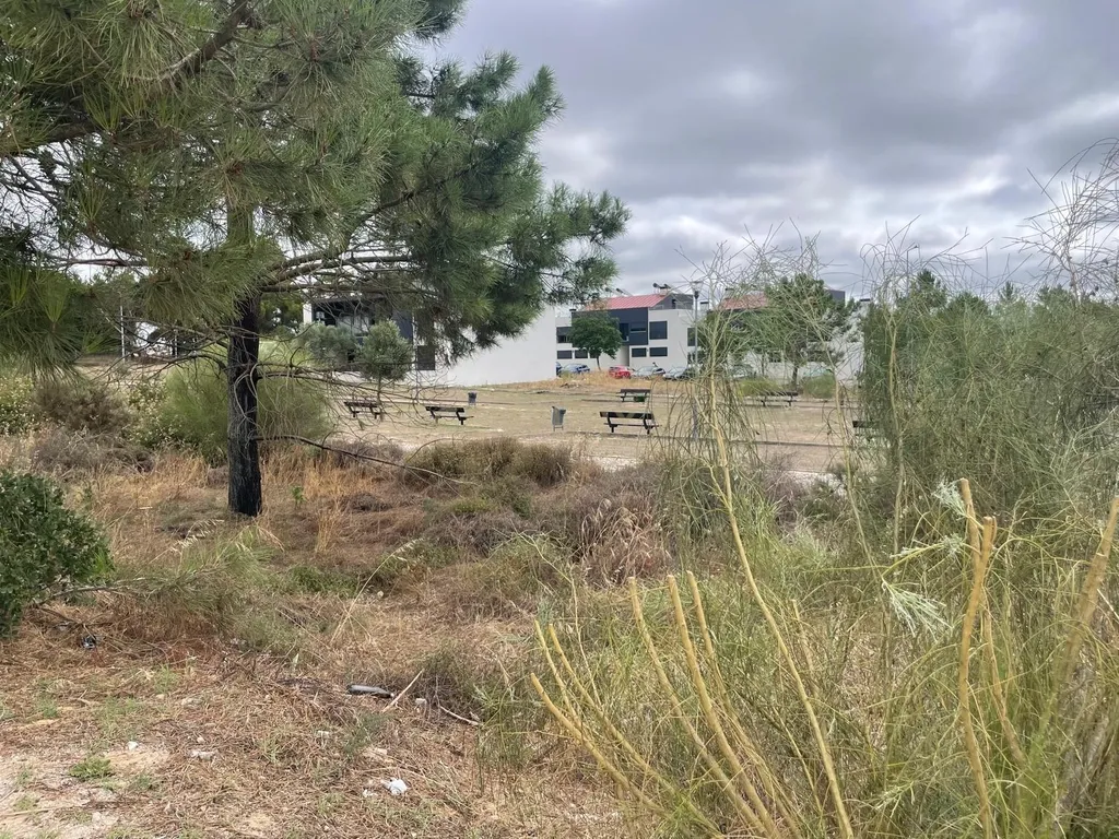 Lote de terreno para construção de Moradia, Apartamentos e Loja ou apenas Apartamentos - em Aires, Palmela - Image 11