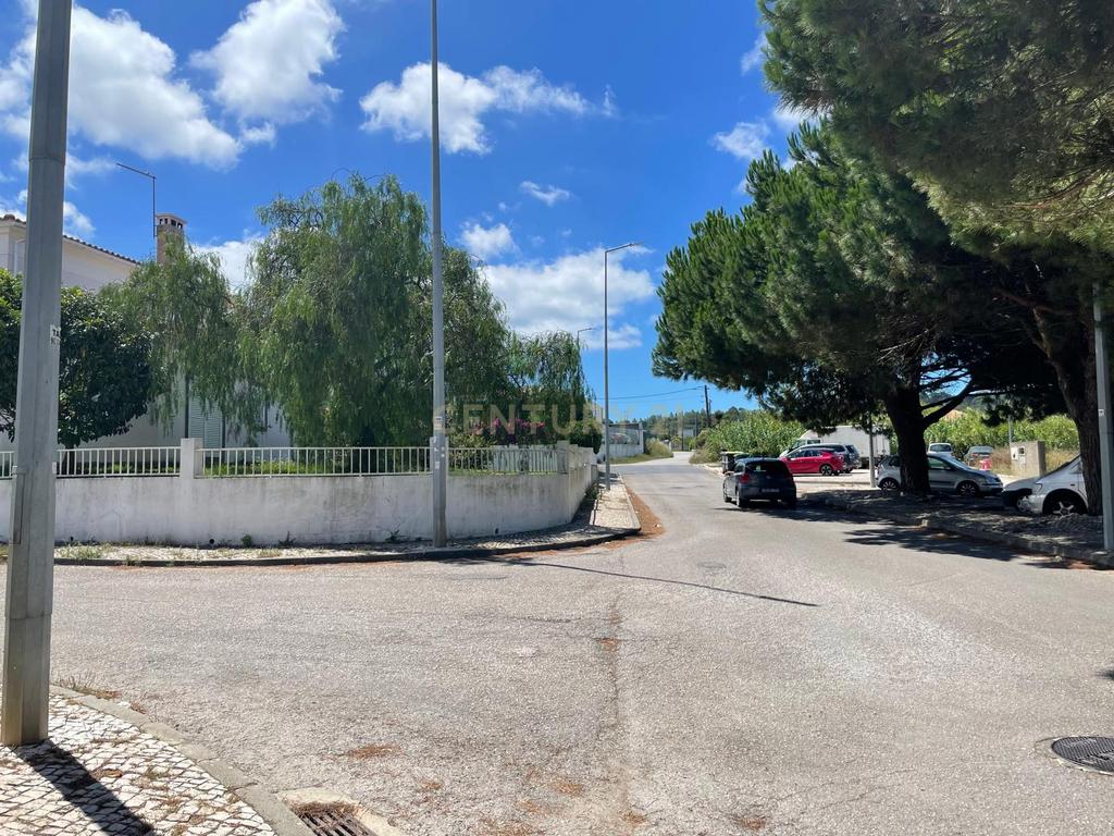 Lote (n.13) de Terreno para construção de moradia em Quinta do Texugo, em Sesimbra - Image 2