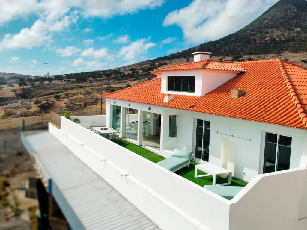 Encantadora Moradia T4 com Vista para o Mar e Pico do Castelo no Porto Santo - Image 46