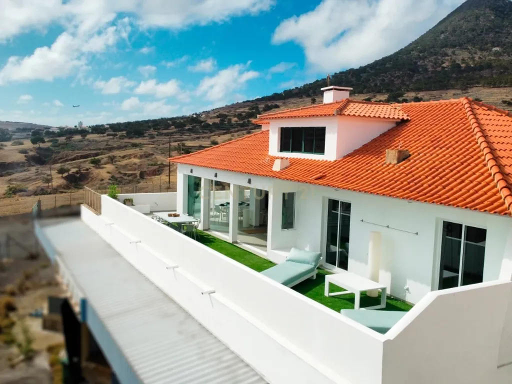 Encantadora Moradia T4 com Vista para o Mar e Pico do Castelo no Porto Santo - Image 46