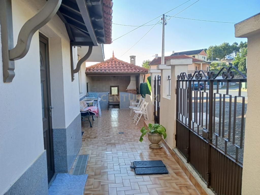 Moradia na Aldeia de Avelanoso - Image 47
