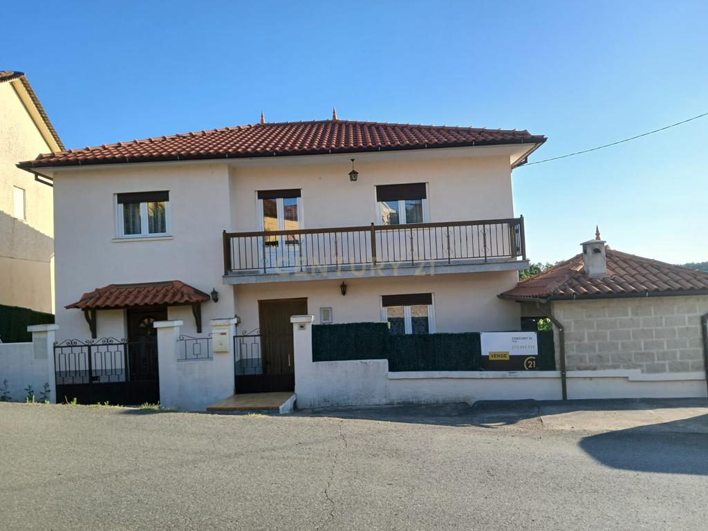 Moradia na Aldeia de Avelanoso - Image 1