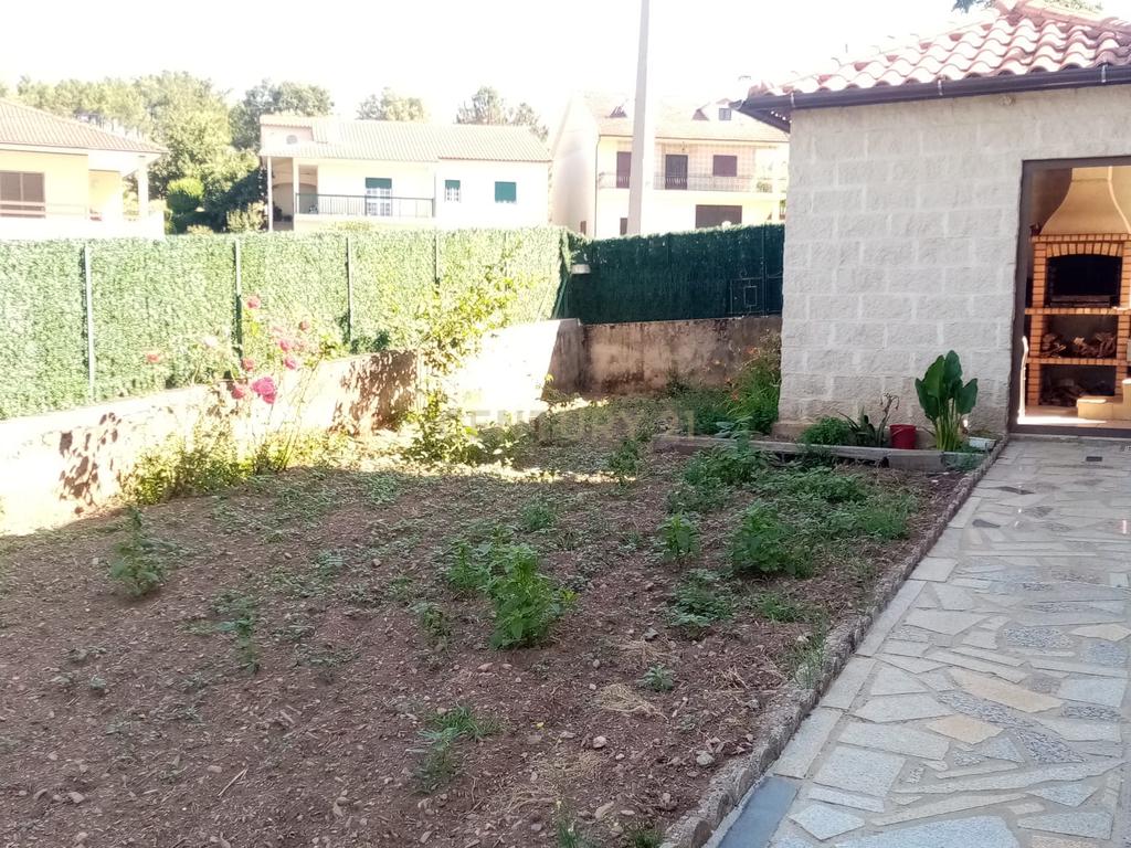 Moradia na Aldeia de Avelanoso - Image 51