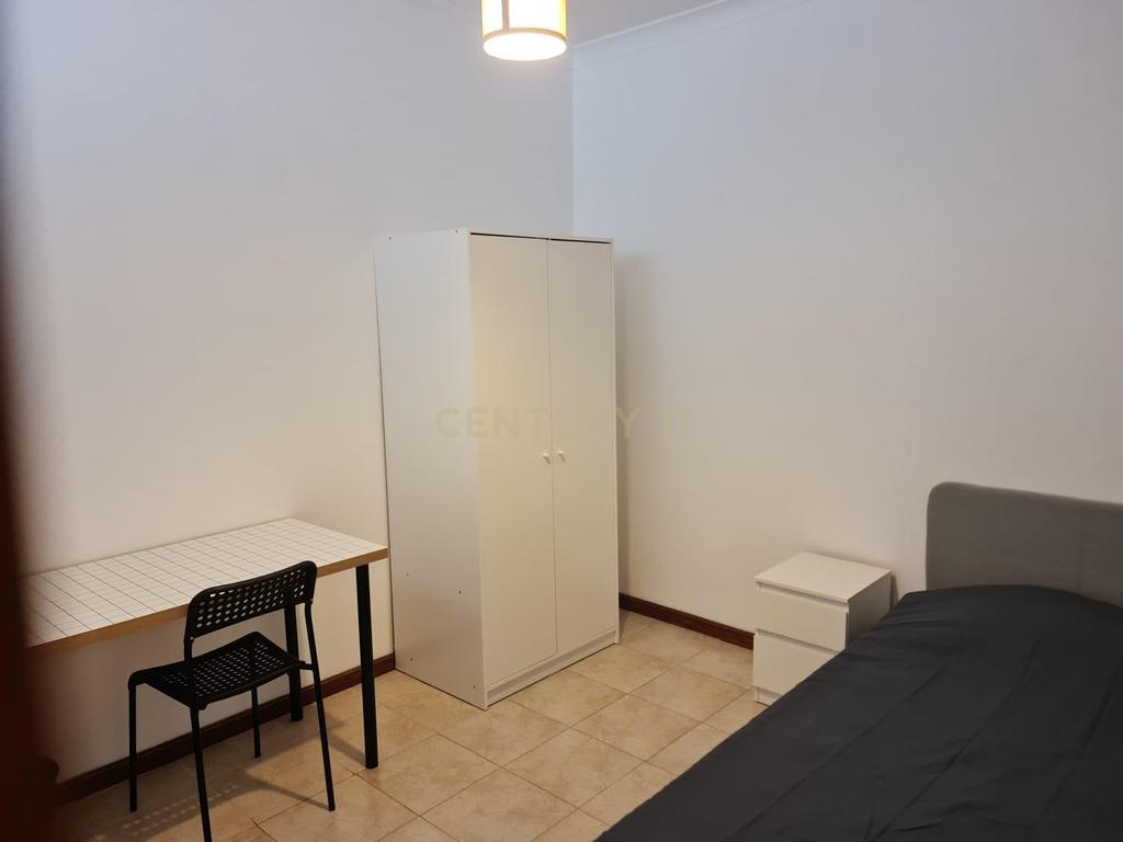 Apartamento T3 ao Polo Universitário - Image 3