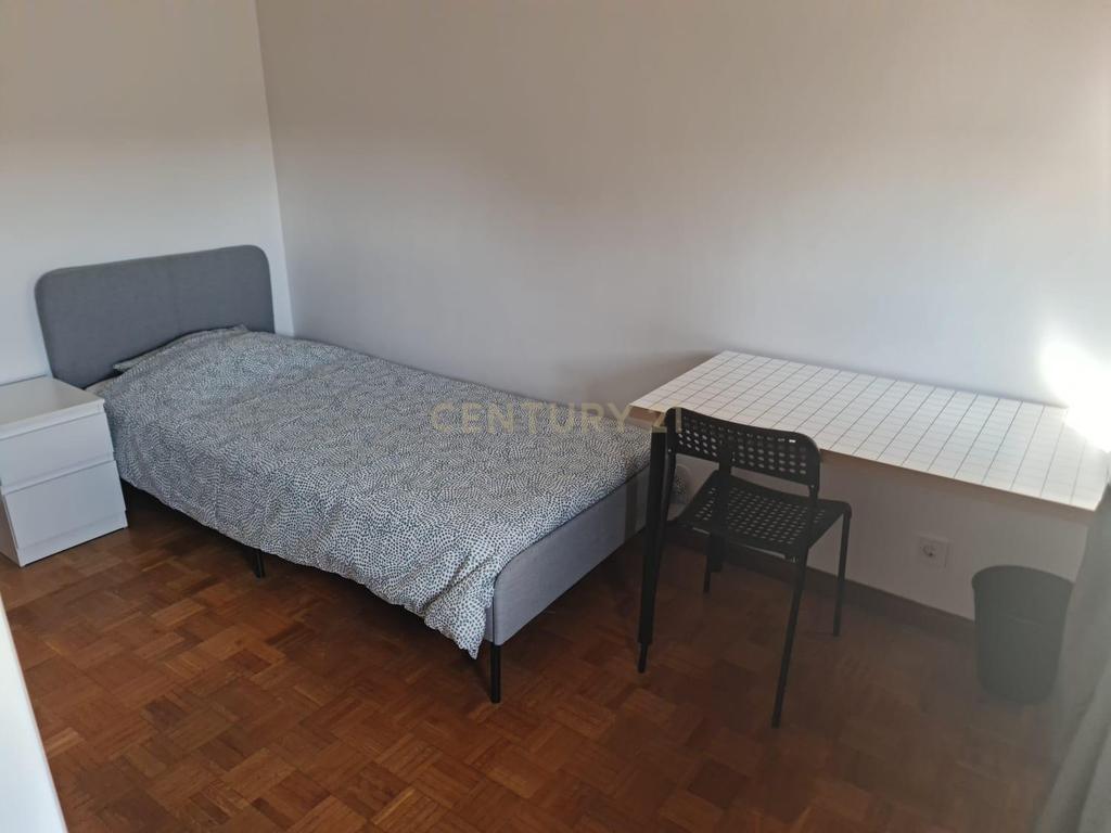 Apartamento T3 ao Polo Universitário - Image 6