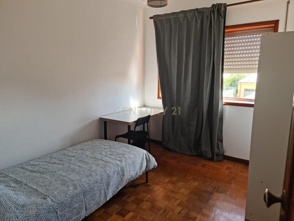 Apartamento T3 ao Polo Universitário - Image 9