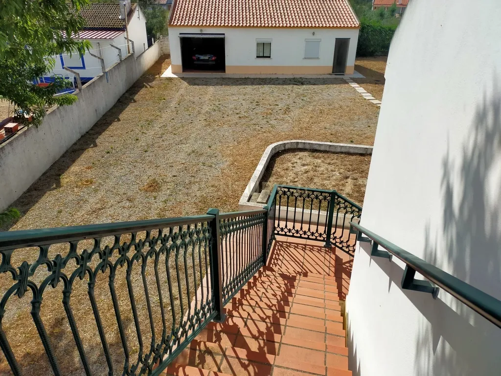 Terreno urbano em Melides com uma moradia e um anexo com 182,44m2 em 1.718m2 de terreno - um verdadeiro Oásis no campo e perto da praia - Image 15