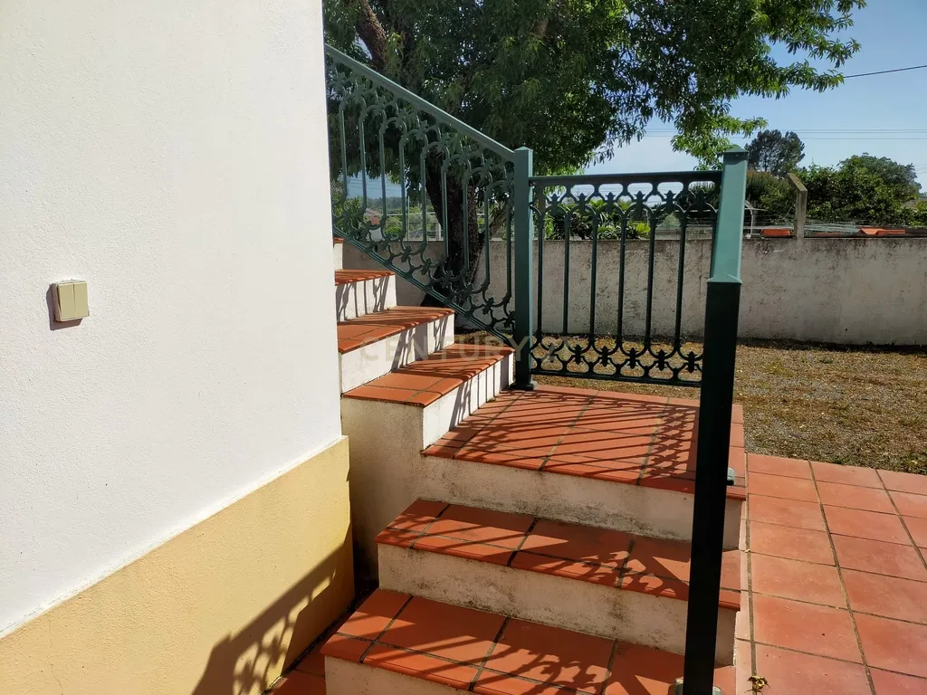 Terreno urbano em Melides com uma moradia e um anexo com 182,44m2 em 1.718m2 de terreno - um verdadeiro Oásis no campo e perto da praia - Image 10