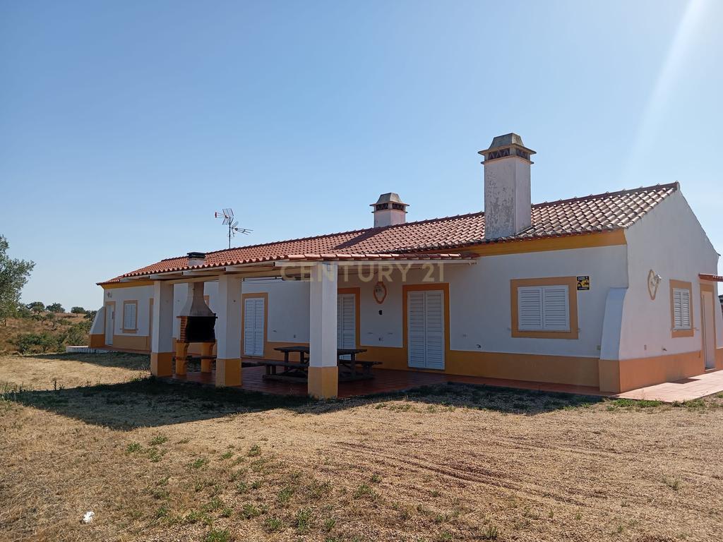 Monte em Serpa,  14 Hectares e moradia remodelada - Image 9