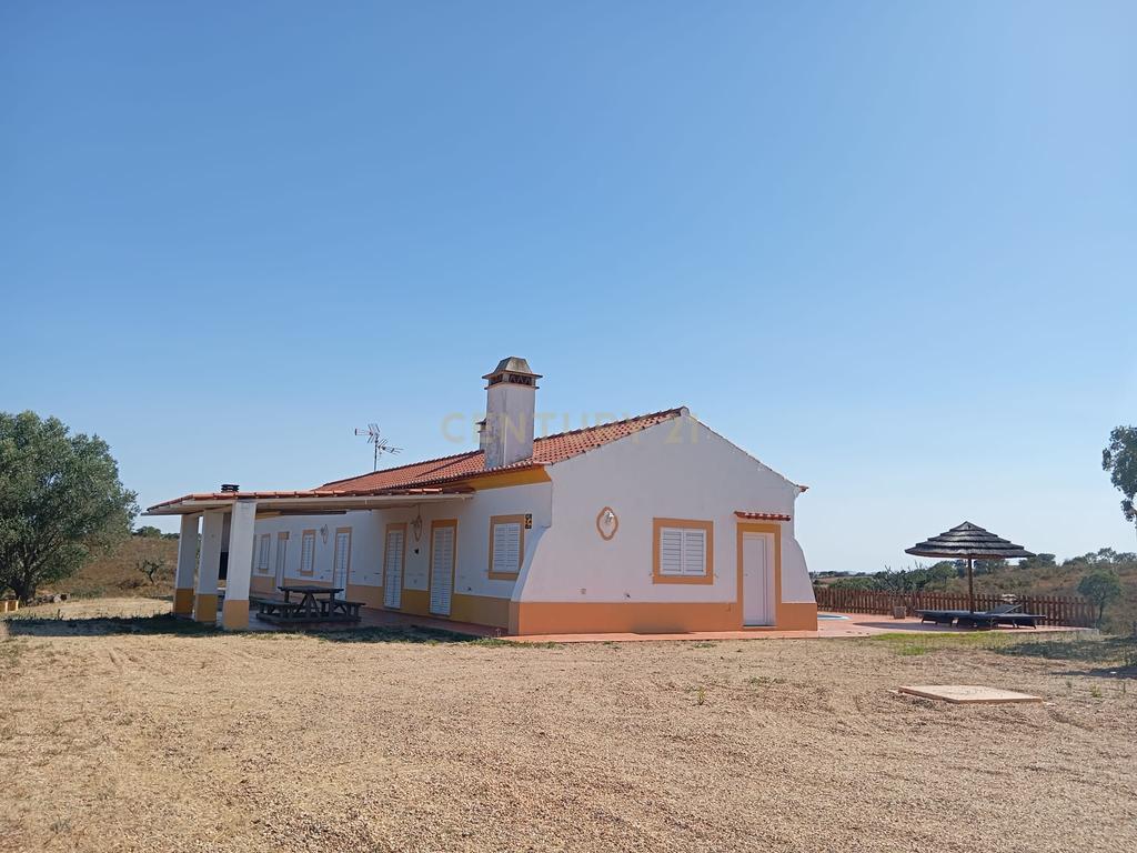 Monte em Serpa,  14 Hectares e moradia remodelada - Image 4