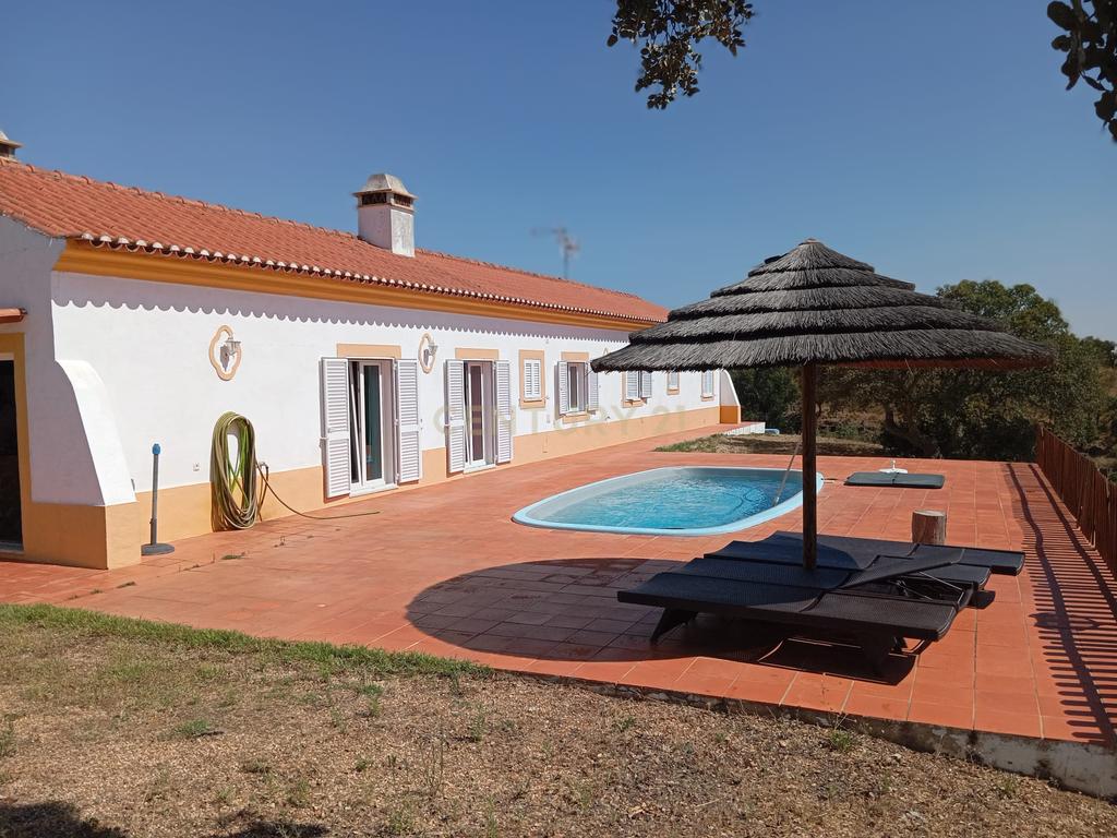 Monte em Serpa,  14 Hectares e moradia remodelada - Image 2
