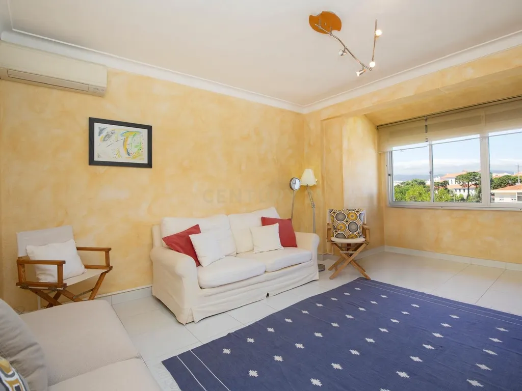 Apartamento T1 no Monte do Estoril - Image 2