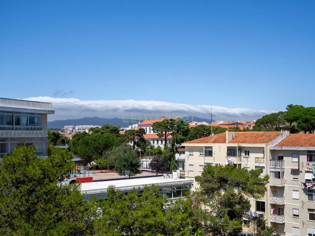 Apartamento T1 no Monte do Estoril - Image 1