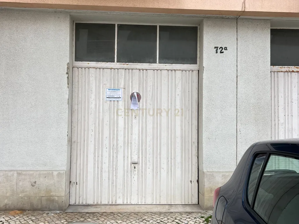 Parqueamento para motas ou armazem, Santo António da Caparica - Image 2