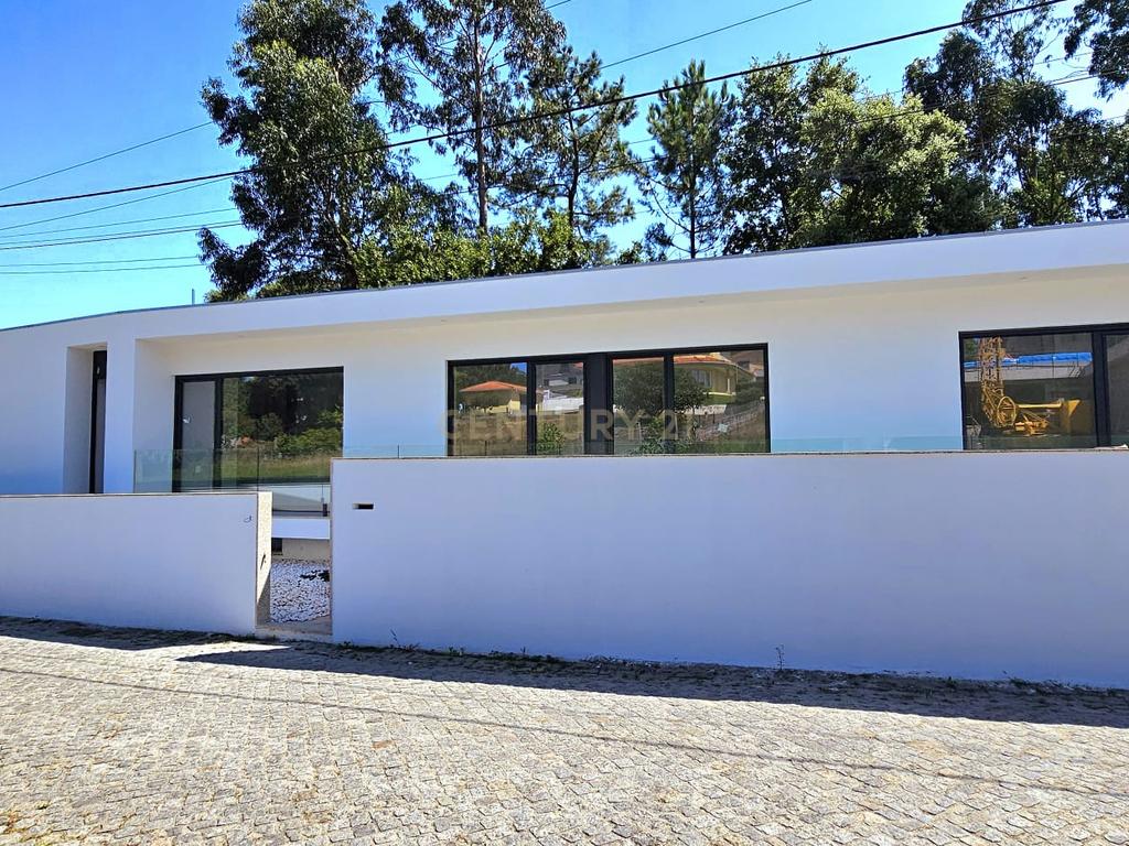 Moradia Térrea com três quartos Nova em Palmeira de Faro Esposende - Image 3