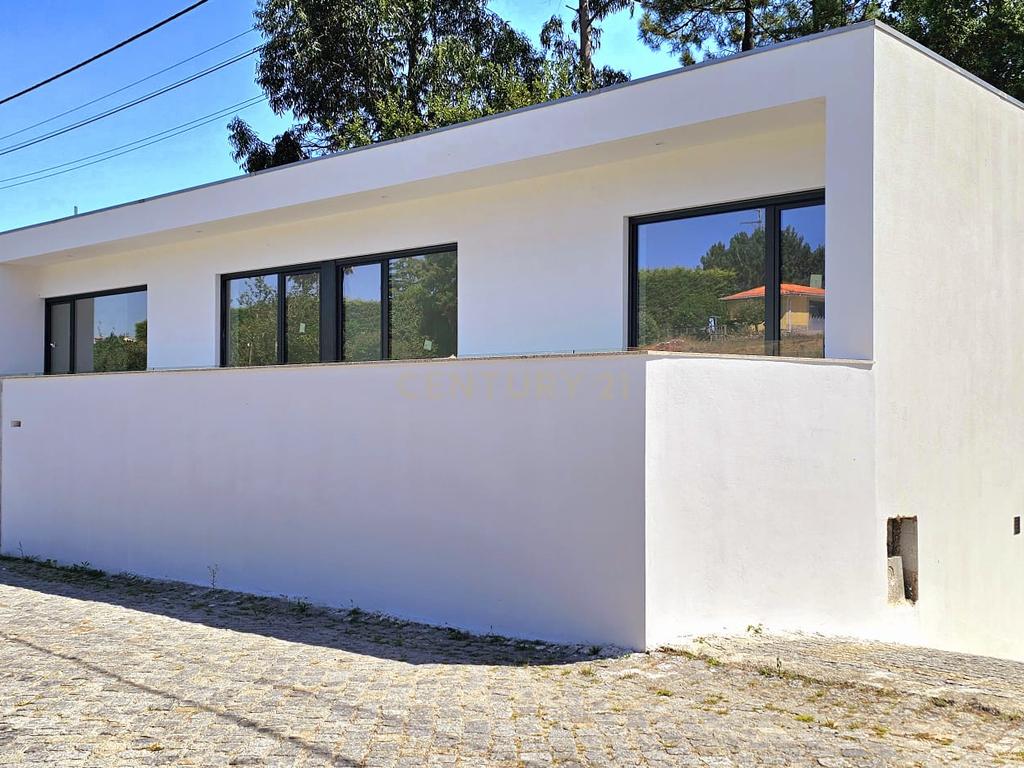 Moradia Térrea com três quartos Nova em Palmeira de Faro Esposende - Image 30
